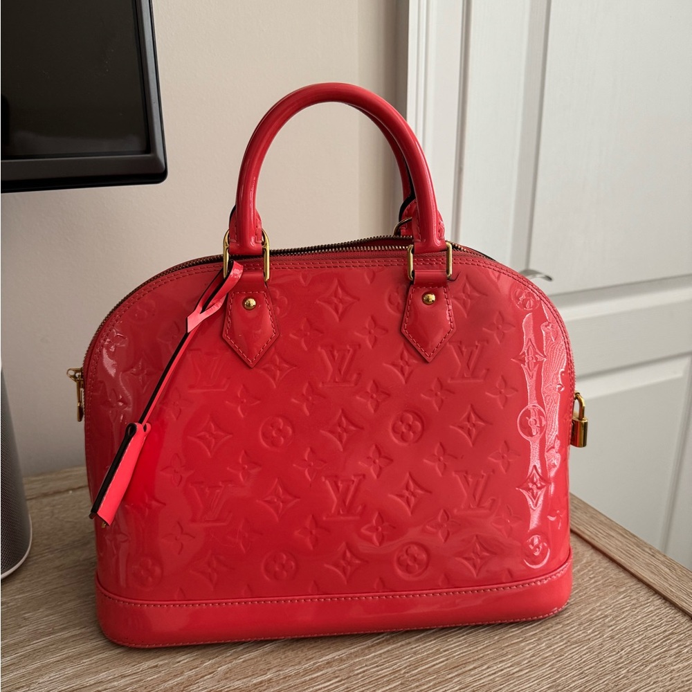Louis Vuitton Alma PM Litchi
